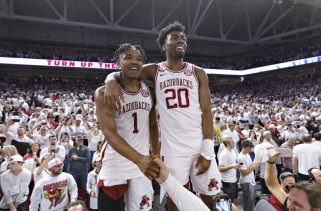 Arkansas basketball left out of AP Top 25