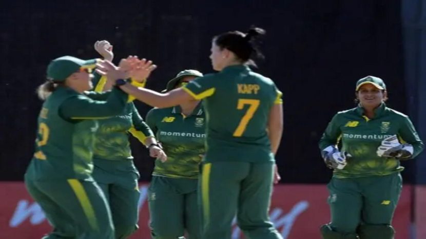 England beat South Africa by six wickets to level women's ODI series