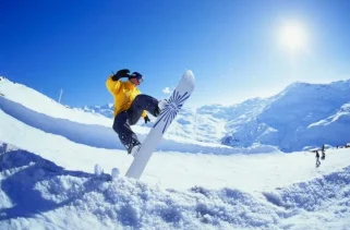 It's still possible to discover the art of skiing or snowboarding