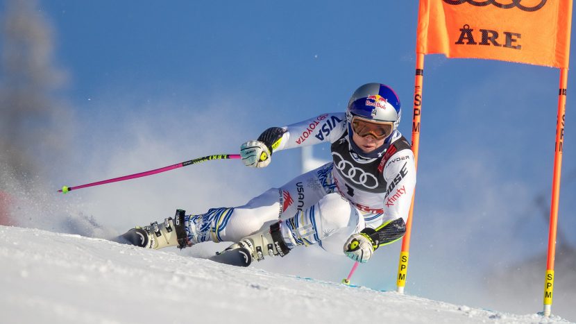 Lindsey Vonn makes her comeback to competitive skiing following a six