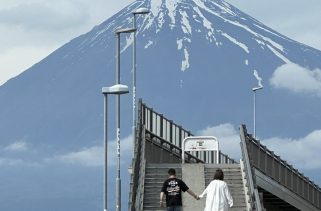 New fences installed at Mount Fuji photo spot to curb jaywalking