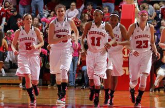 No. 25 Nebraska women surge past previously unbeaten Minnesota 84