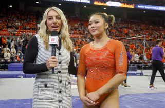 Orange and Blue Meet gives fans preview of Illinois gymnastics