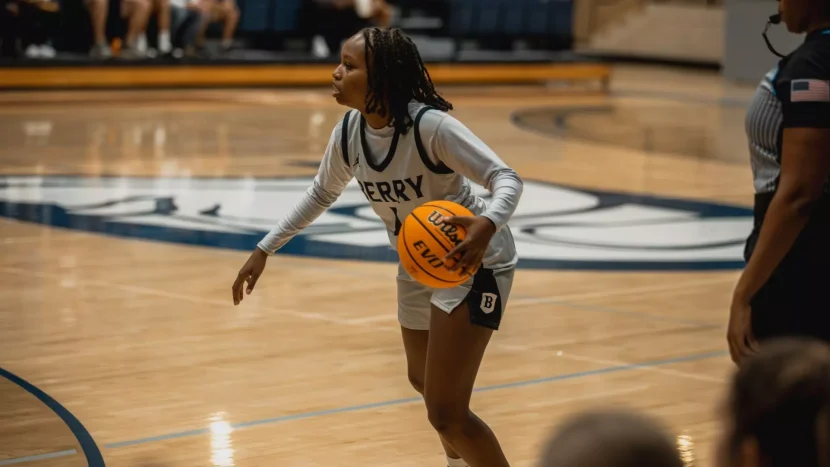 WOMEN'S COLLEGE BASKETBALL