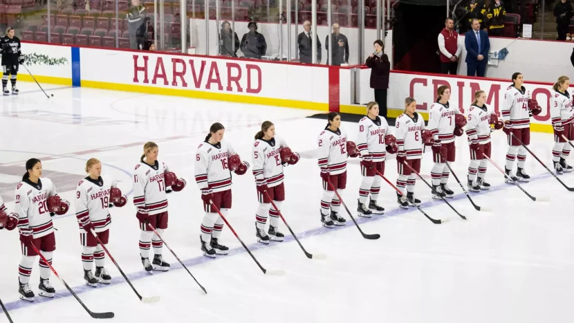 Women's Hockey Falls in Close Contest Against No. 6 Clarkson