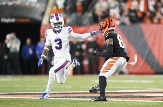 Damar Hamlin announces scholarship program in honor of Buffalo Bills athletic training staff