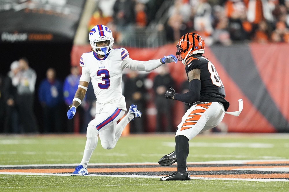 Damar Hamlin announces scholarship program in honor of Buffalo Bills athletic training staff