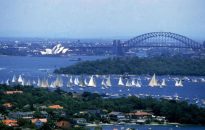 Families pay tribute to sailors killed in Sydney to Hobart yacht race