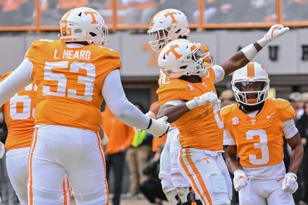 Former Auburn Tigers Football Player Pitches NIL Idea To Benefit Past Athletes