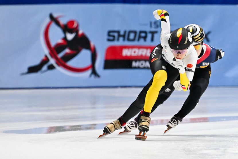 Huskies win Sunday's skate relay event