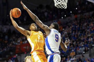 Kaluma scores 14 and Texas pulls away late to earn 1st home SEC win, 61