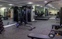 Urgent warning to fitness fanatics as scientist reveals gyms are 'riddled with germs'