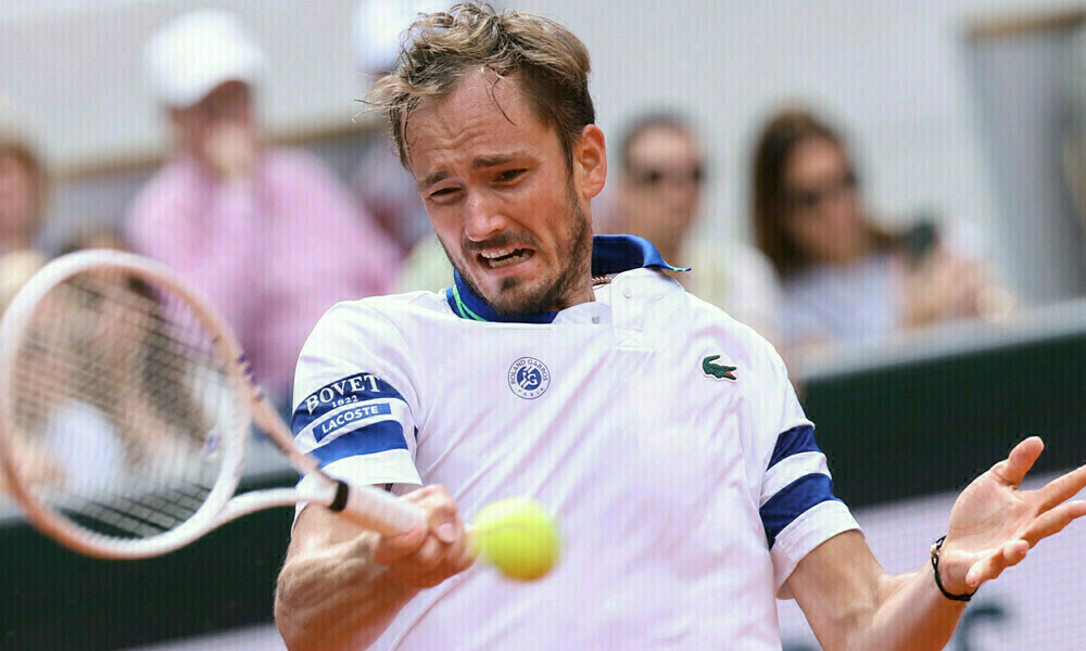 Who is Learner Tien? Age, ranking of teenage tennis star who stunned Daniil Medvedev at ...