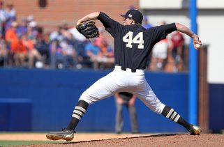 Gamecocks Earn Second Straight Walk Off Win