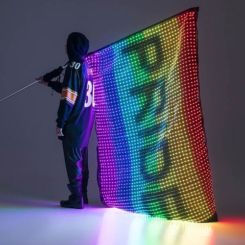 LIGHTS TO FLAG
