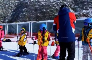 Skiing becomes popular sport in China during Spring Festival holiday