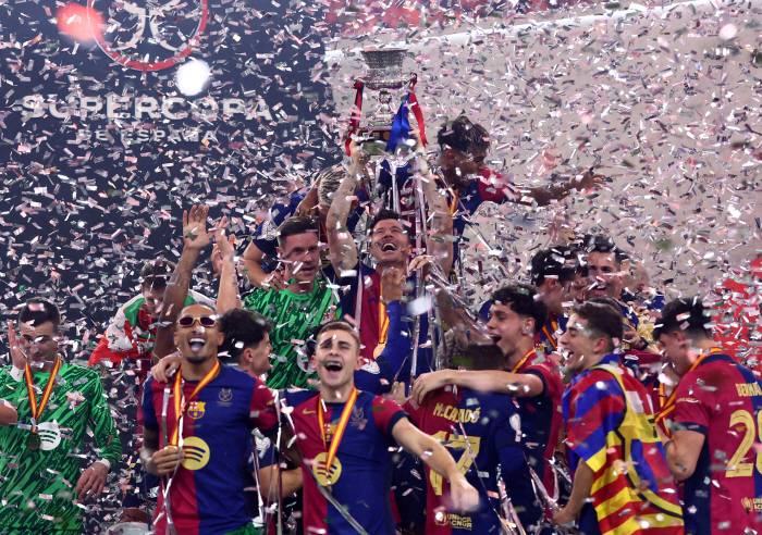'Won it with 10 players'