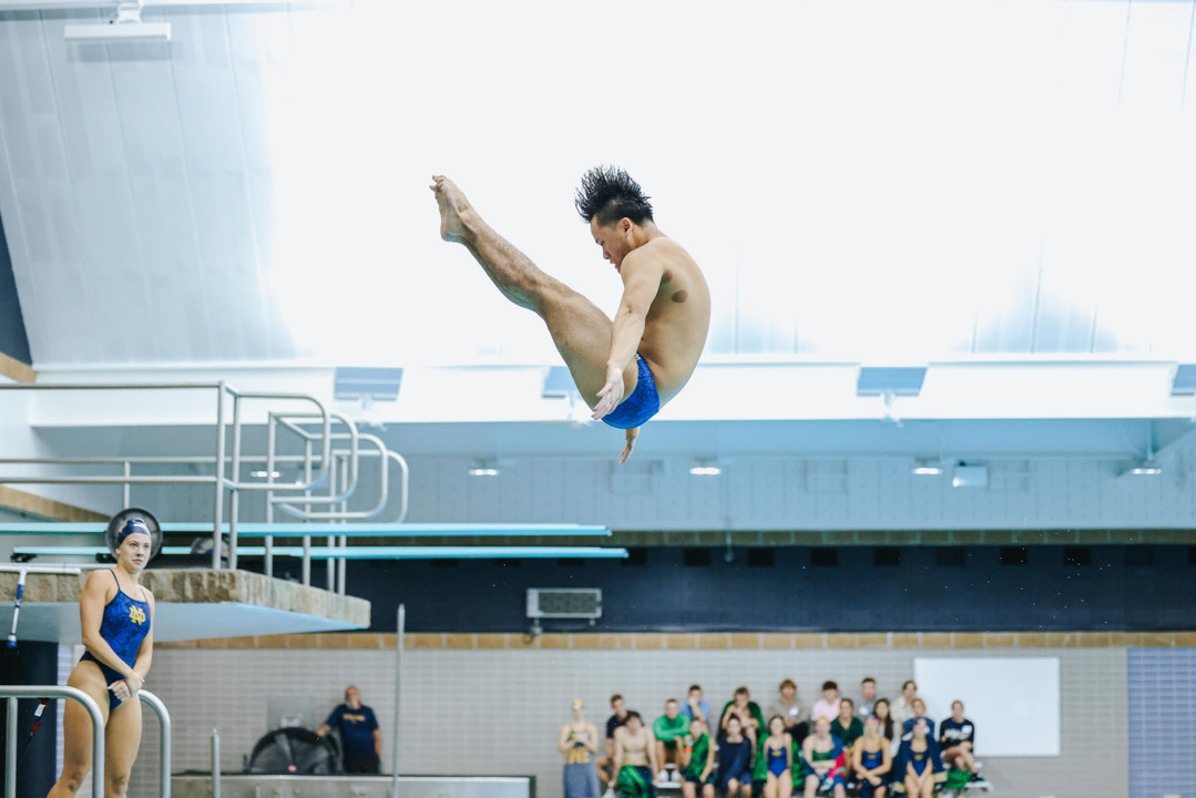 Nine Badgers Earn CSCAA All