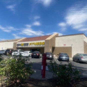 Albuquerque police searches for Chuze Fitness thief