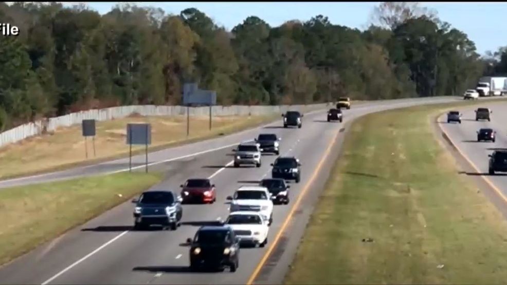 Arkansans go viral after they were spotted water skiing on Interstate during flood