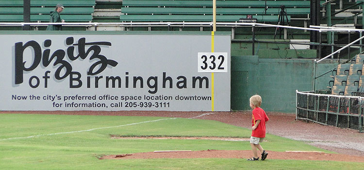 Baseball fans enjoy open house event at Rickwood Field, reflect on MLB's impact