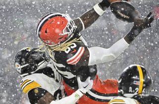 College football players chasing dollars with portal open and House settlement approval delayed