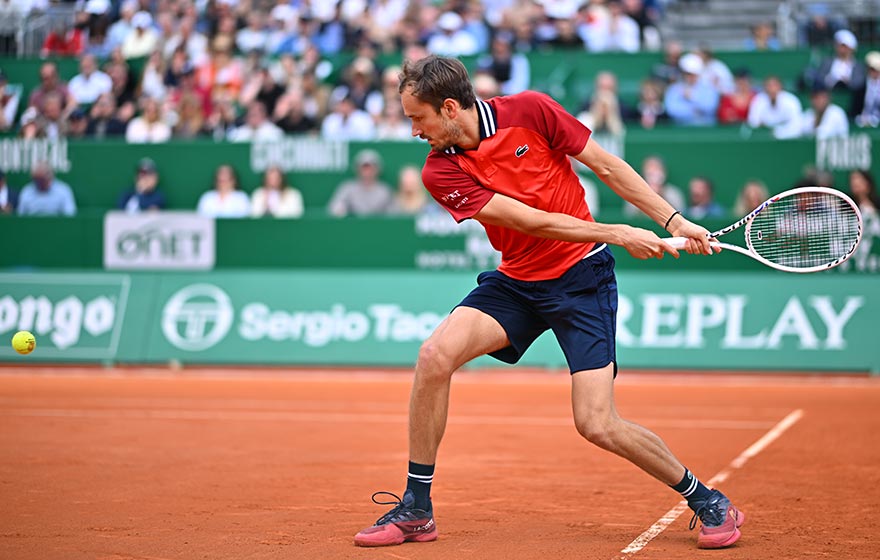 Daniil Medvedev advances in Monte