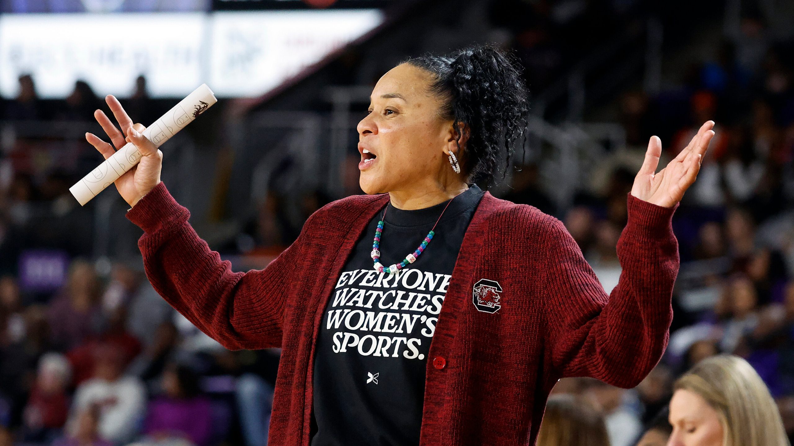 Fashion designer brings sportswear to MLB's female fans