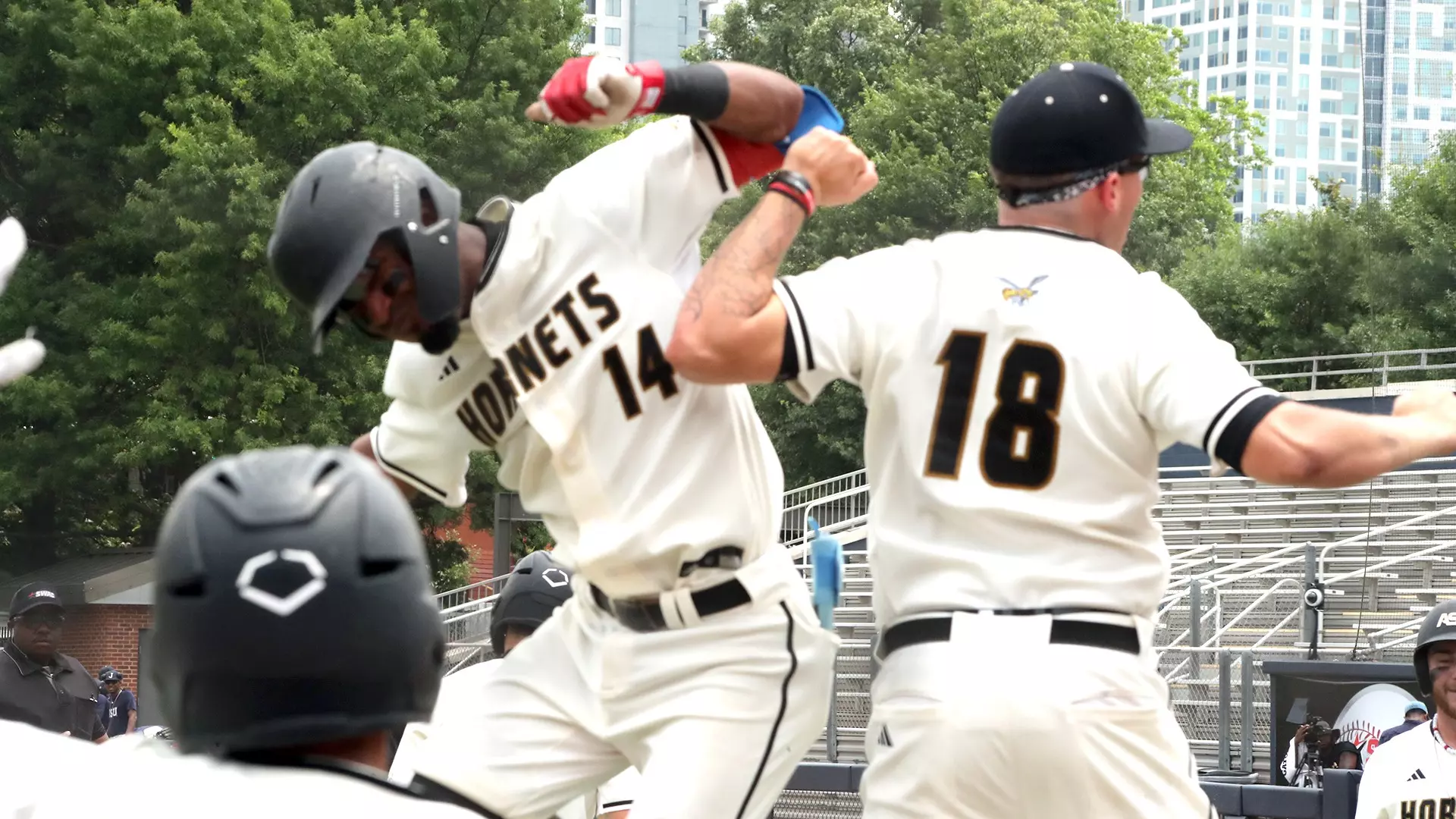 Four homers propel Baseball to 6