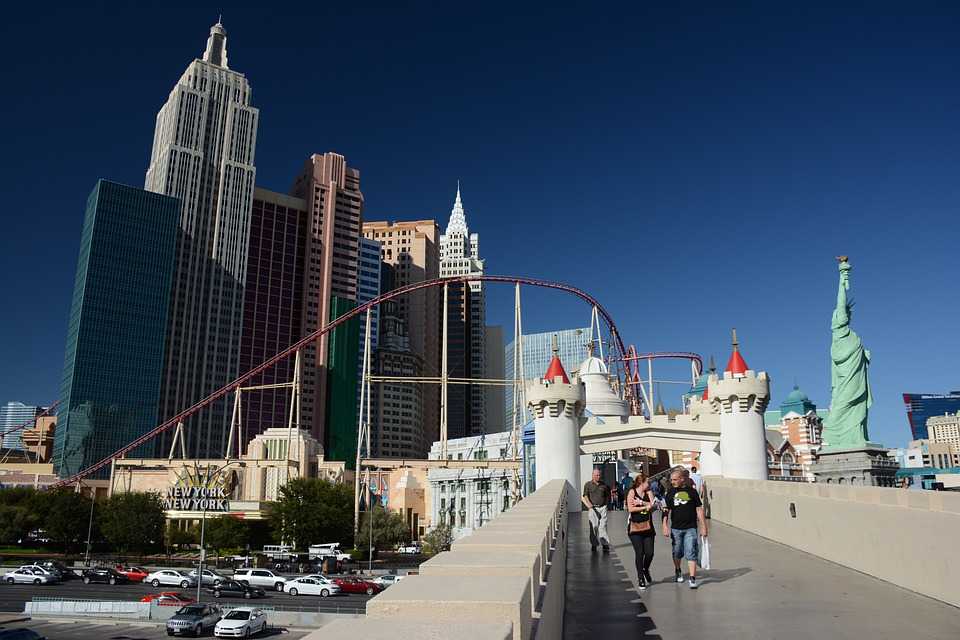 Las Vegas Still Has Skate Spots! 48 Hours in Sin City