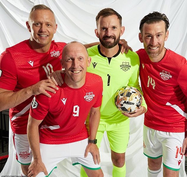 Lee Trundle's social media post about Wrexham's promotion goes viral as brutal dig made