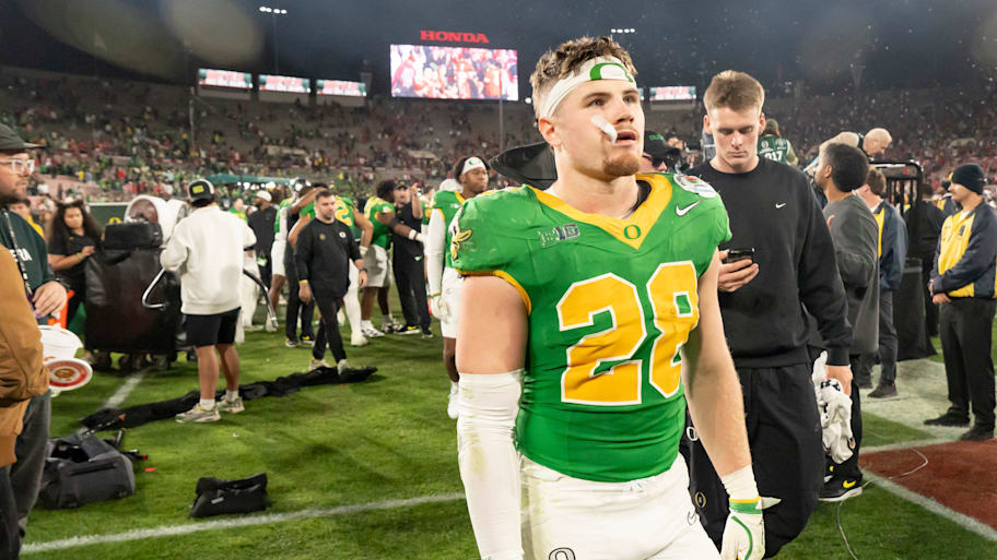 Oregon Ducks' Bryce Boettcher College Football's Best Returning Linebacker?