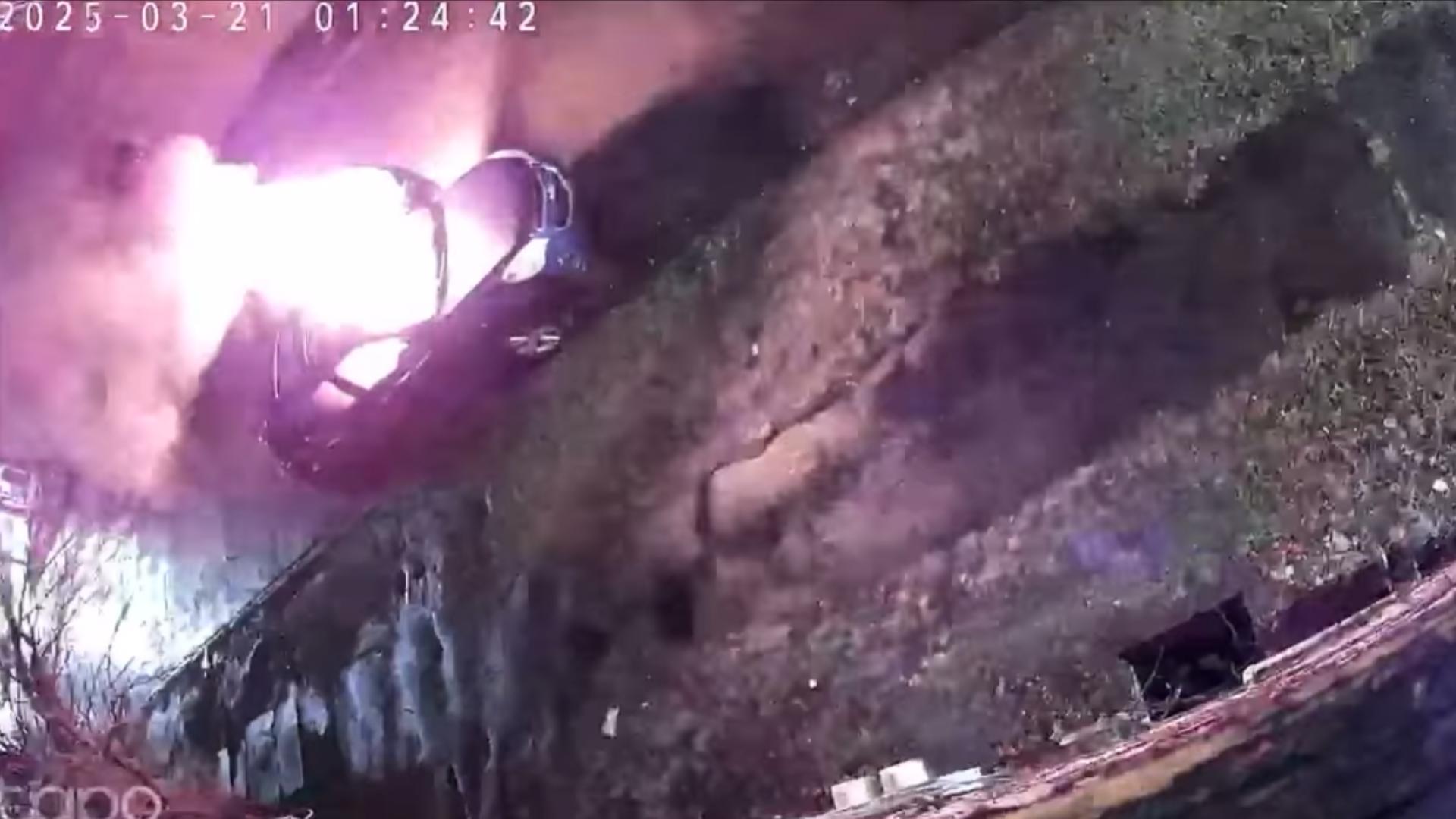 Police ask for public's help identifying suspects in vehicle arson