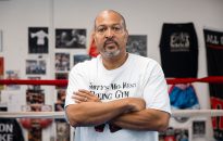 Police join in on boxing class helping those with Parkinson's disease