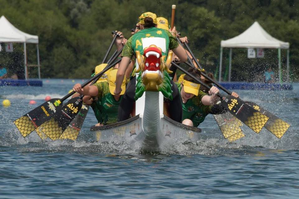 Shanghai students learn dragon boat rowing