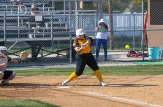Softball Loses Series Opener to Monmouth