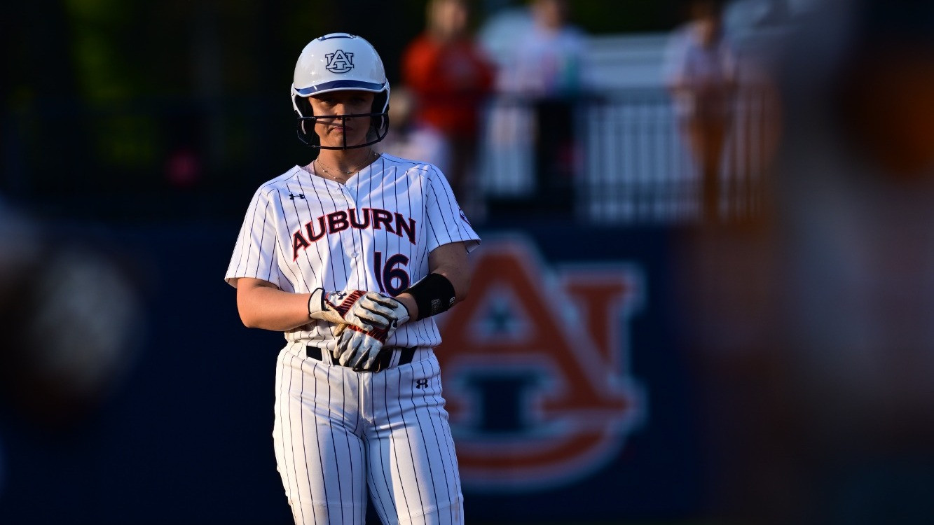 Tennessee softball opens series vs. Auburn