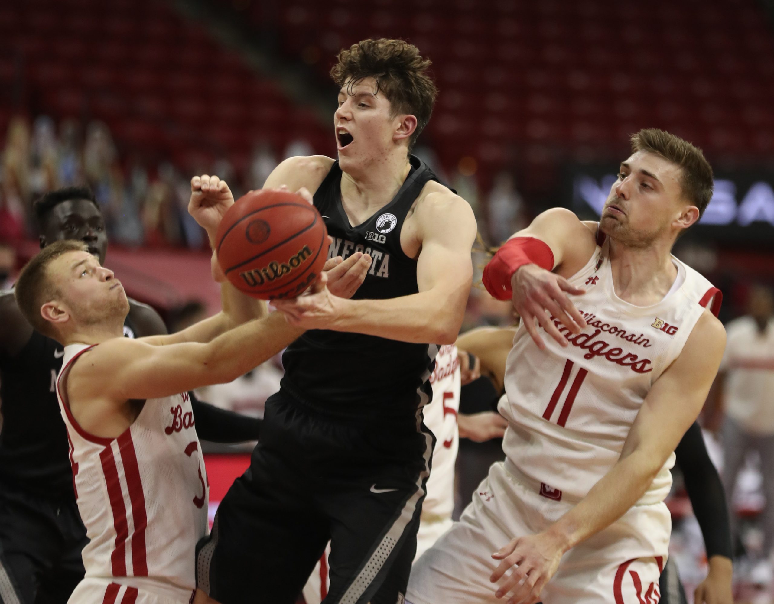 The latest news in the men's college basketball transfer cycle