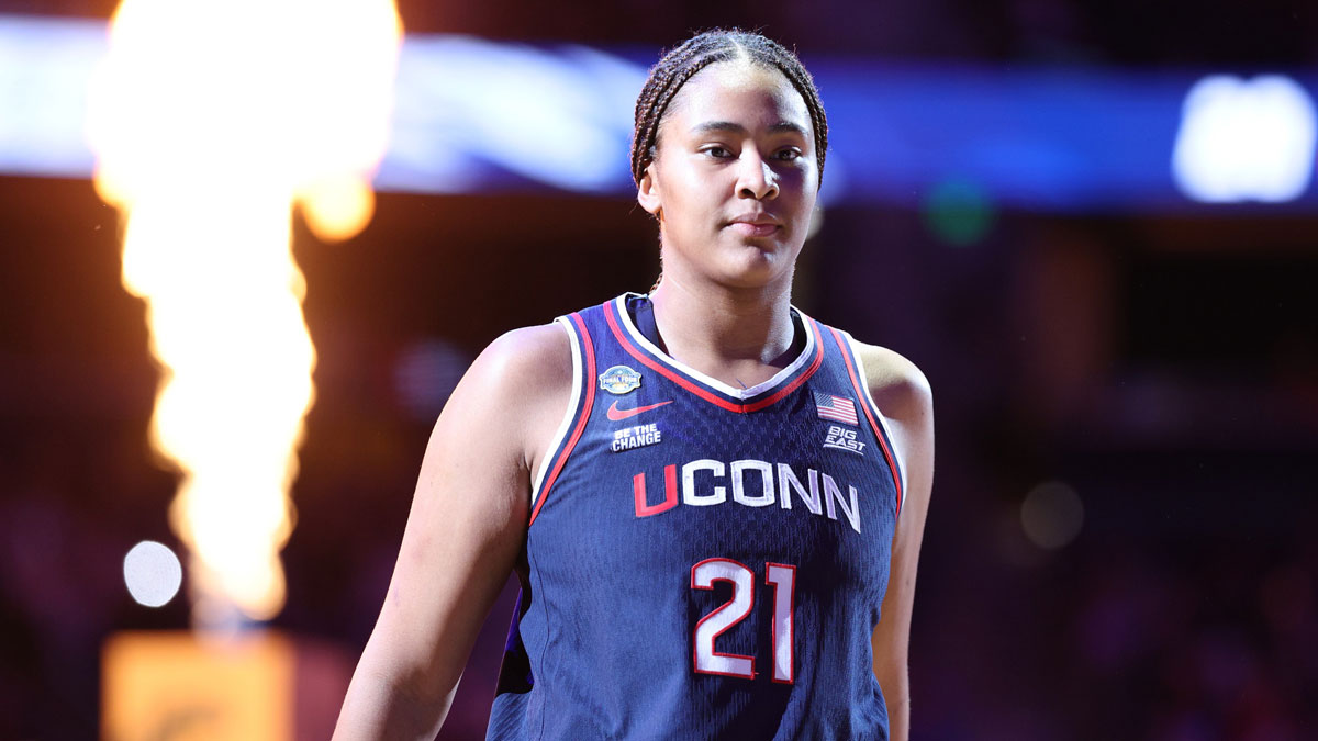 UConn forward Sarah Strong shows she's college basketball's next prodigy