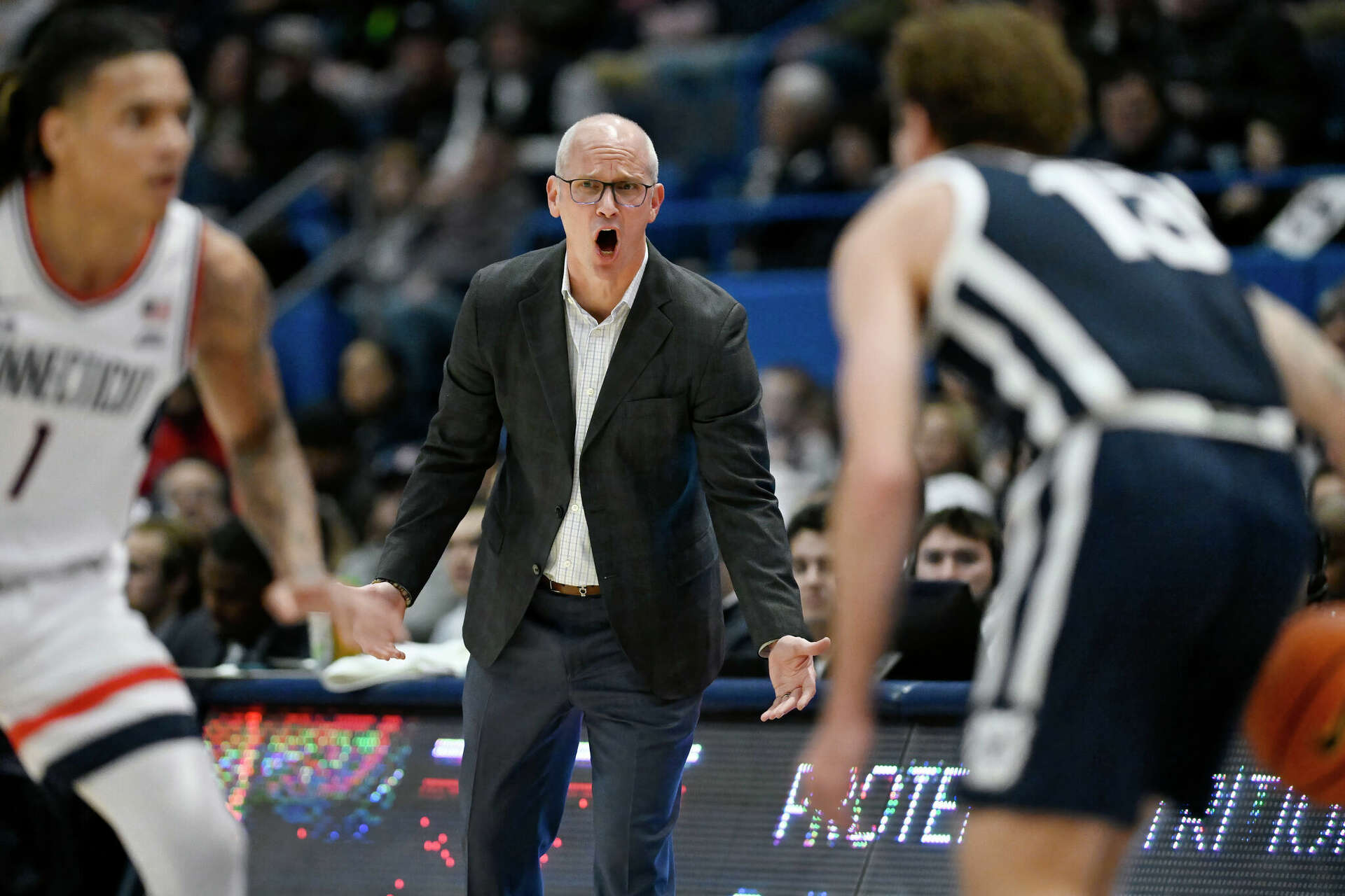 UConn men's basketball to add assistant coach to Dan Hurley's staff