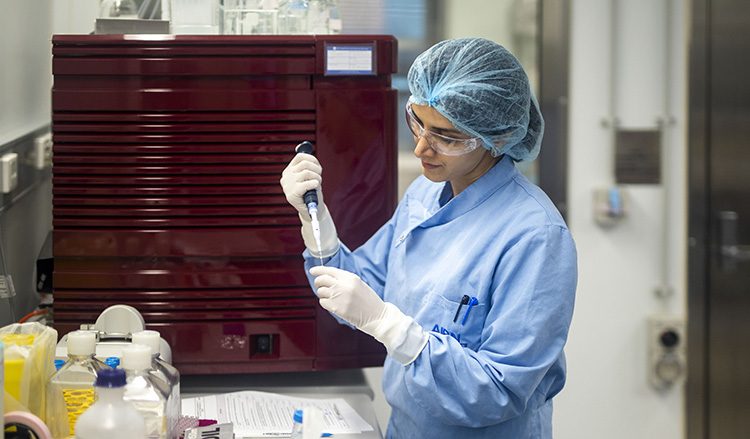 UQ tests vaccine response in 'moonshot' challenge