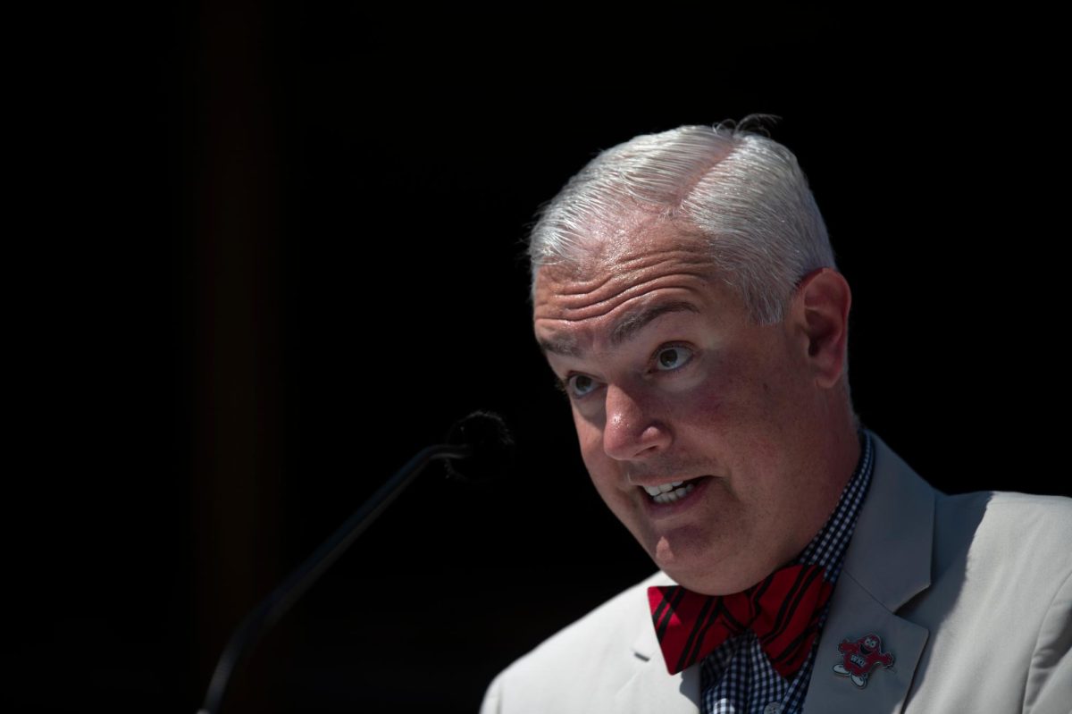 WKU holds beam raising ceremony for Hilltopper Fieldhouse
