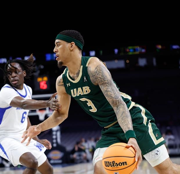 3 thoughts on Yaxel Lendeborg choosing Michigan over the NBA Draft