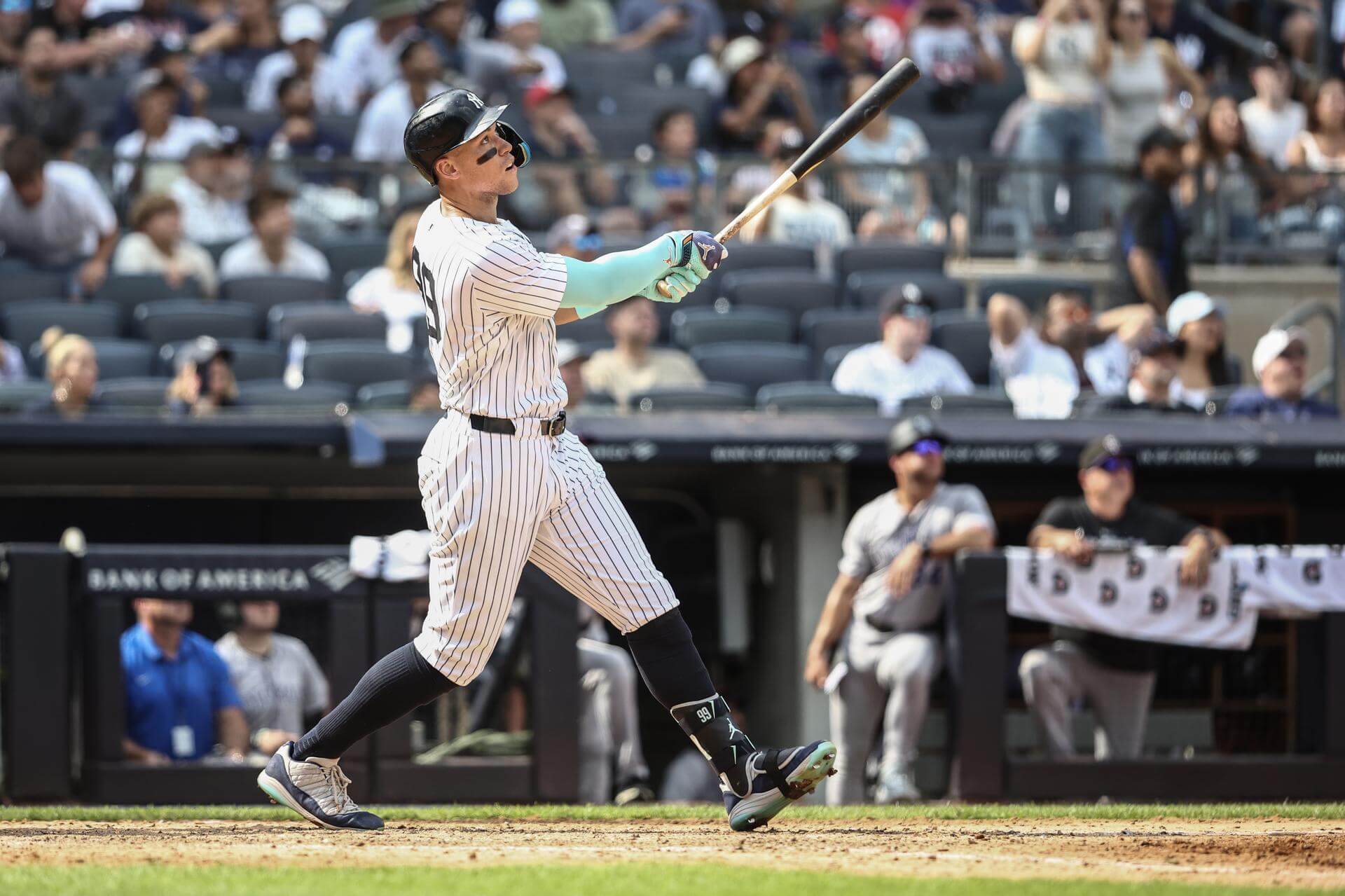 Aaron Judge hits 2 homers in his return to the Sacramento area