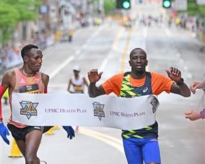 Jane Bareikis defends title, photo finish among highlights at 2025 Pittsburgh Marathon
