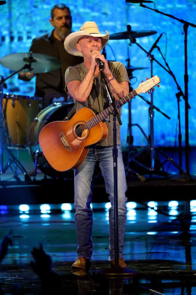 Knoxville native Kenny Chesney's Las Vegas Sphere show highlights UT, Gibbs High School