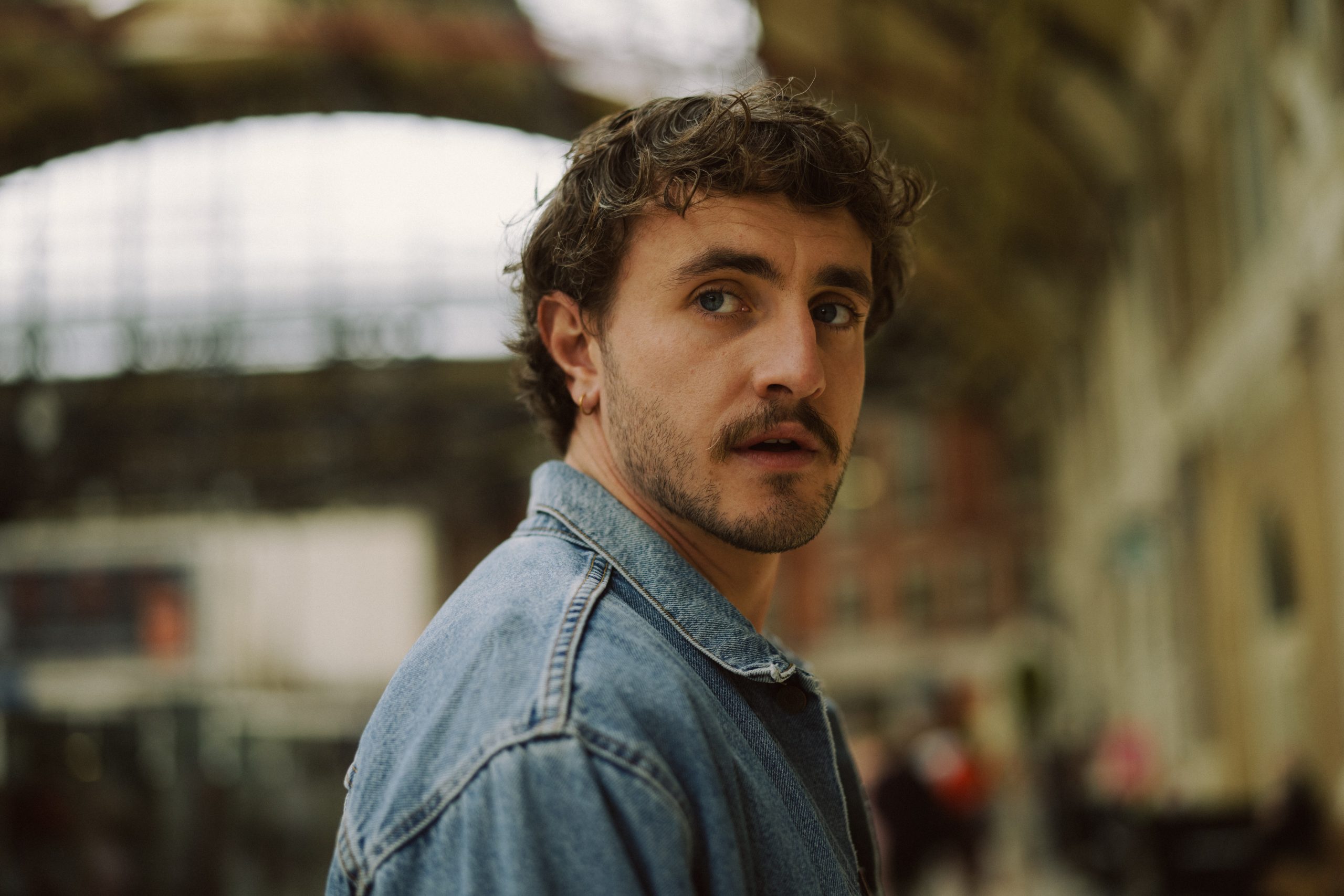 Møller takes opening set off Paul