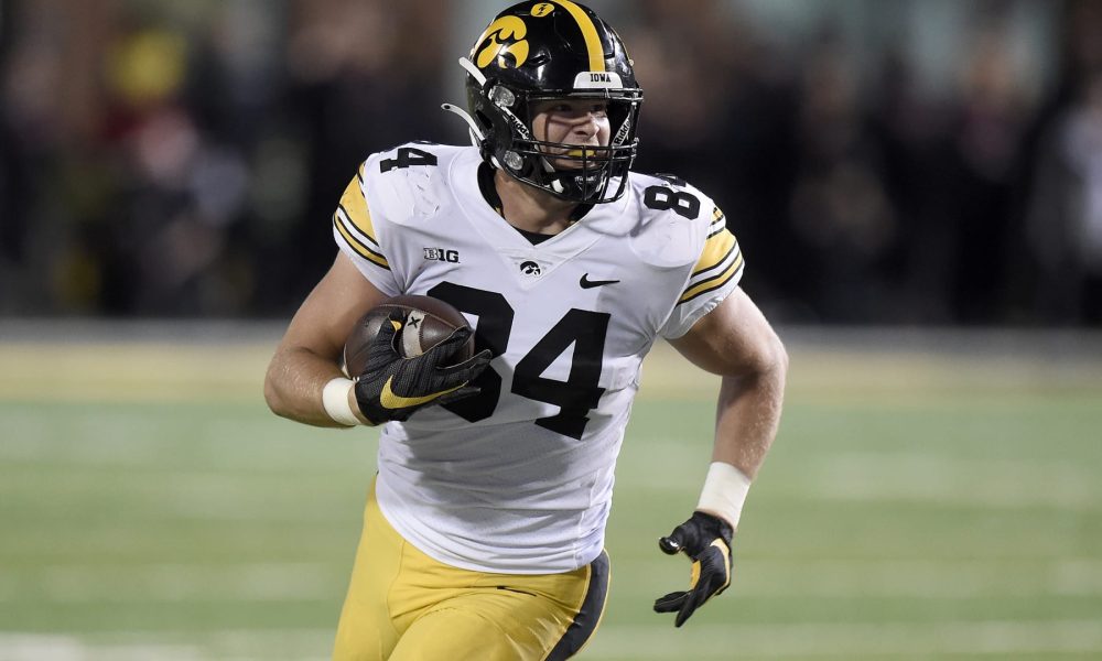 Only 1 NFL Player Cracked Forbes' 10 Highest