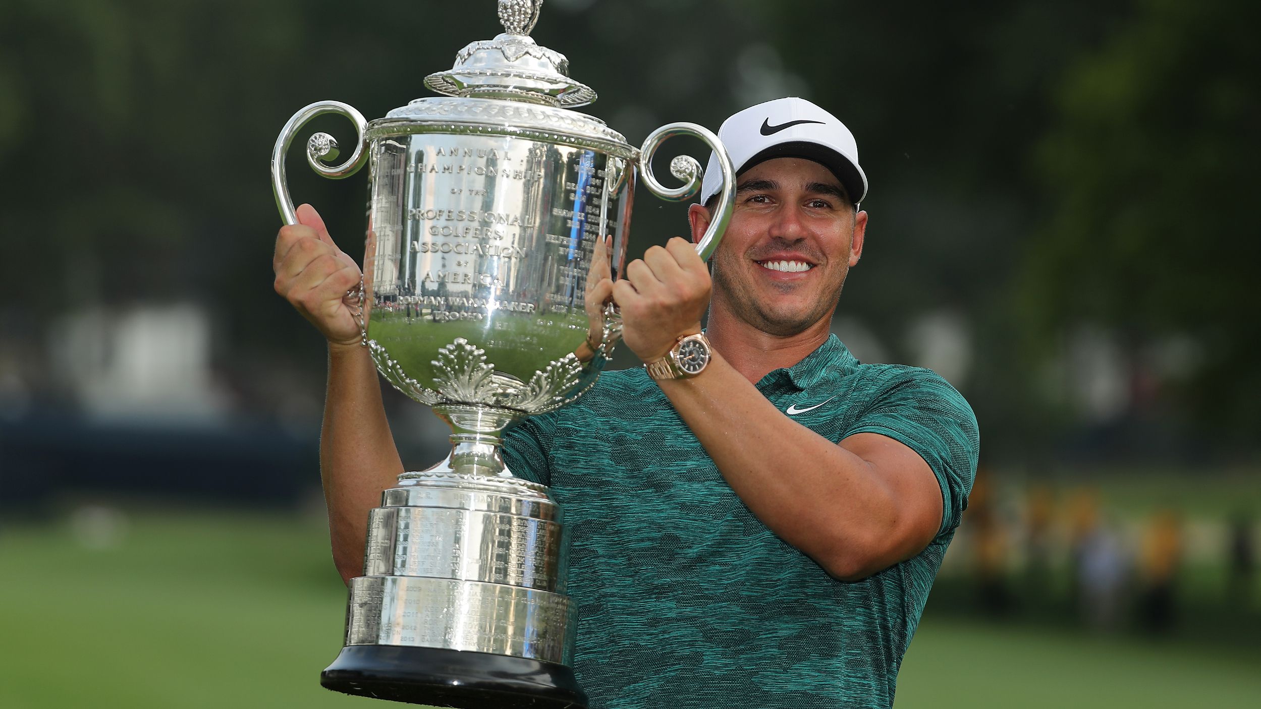 Rory McIlroy's net worth set to hit big milestone as he joins elite group