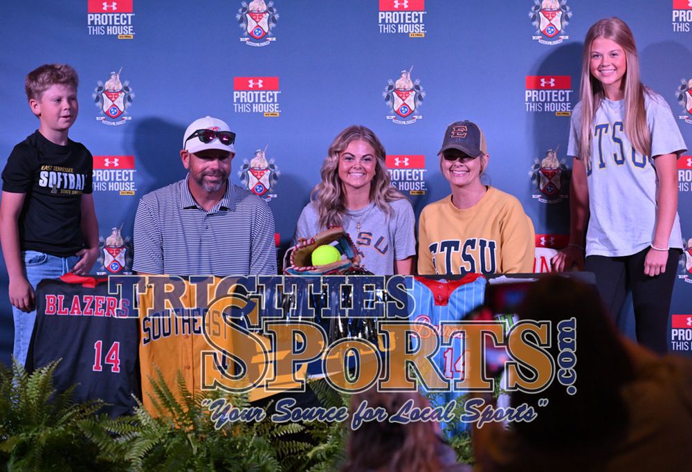 Whitaker announces Spring signing class